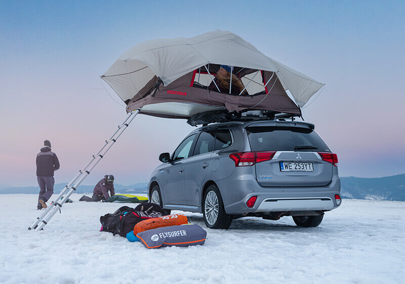 yakima skyrise roof tents on vehicles in winter season